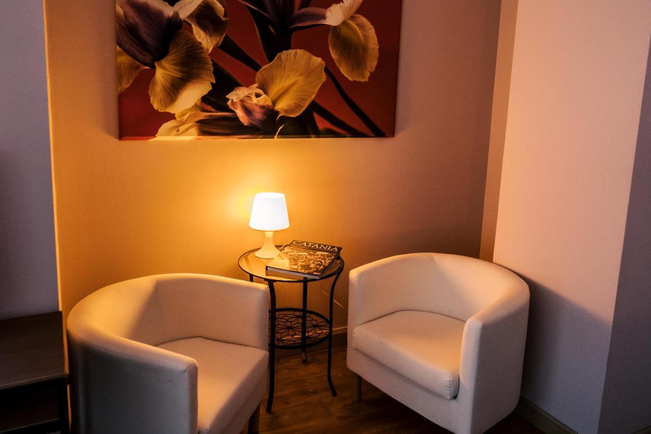 Le Finestre Di Via Asiago カターニア エクステリア 写真